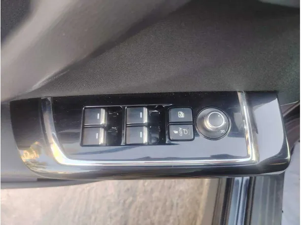 Car image 36