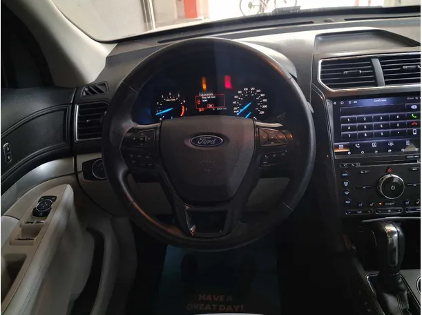 Car image 27
