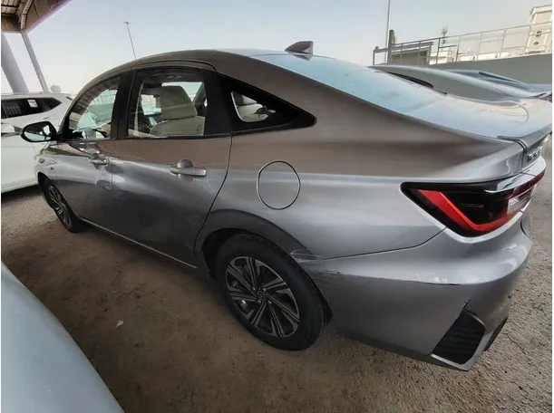 Car image 8