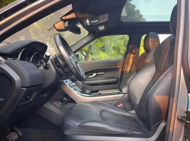 Car image 12
