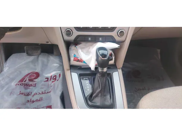 Car image 16