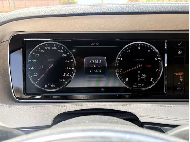 Car image 25