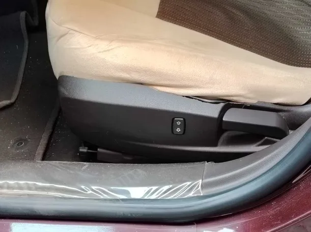 Car image 27