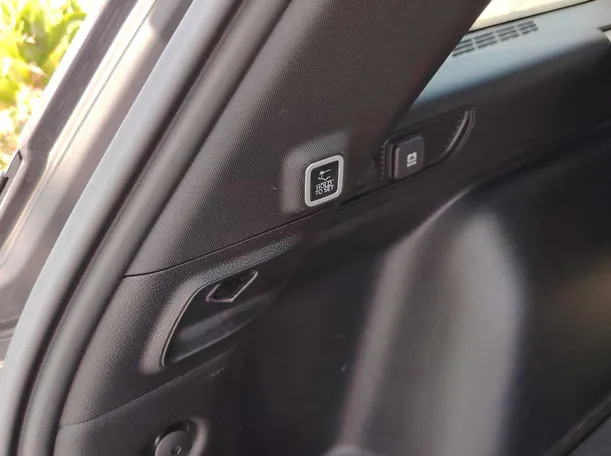 Car image 39