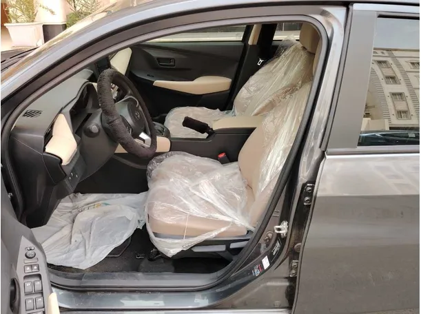 Car image 13