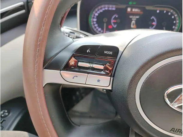 Car image 34