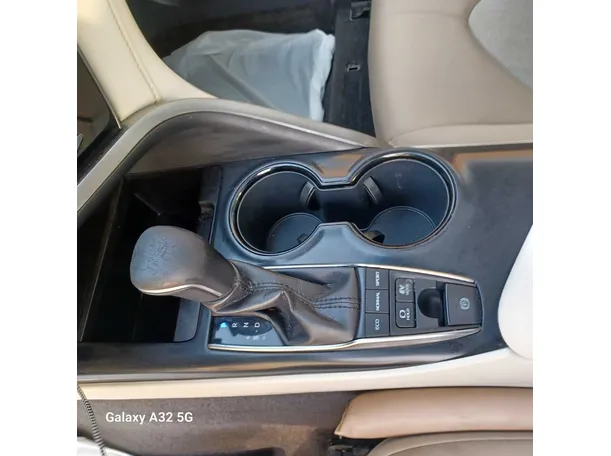 Car image 23