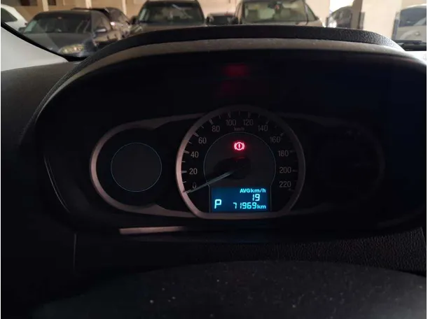 Car image 12