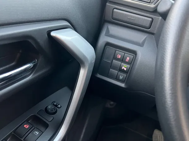 Car image 28