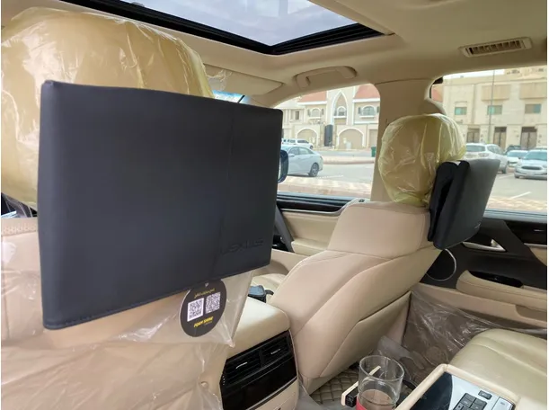 Car image 28