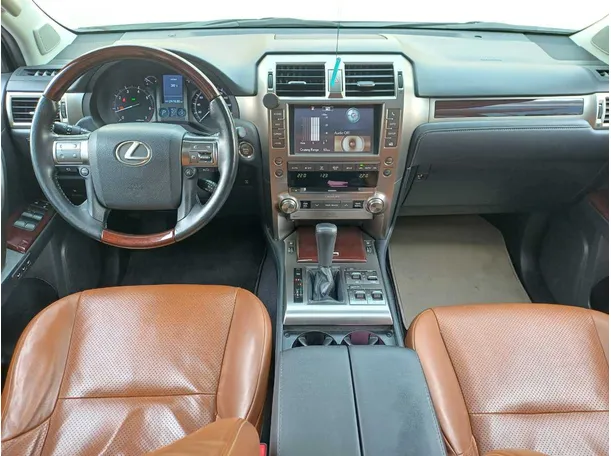 Car image 18