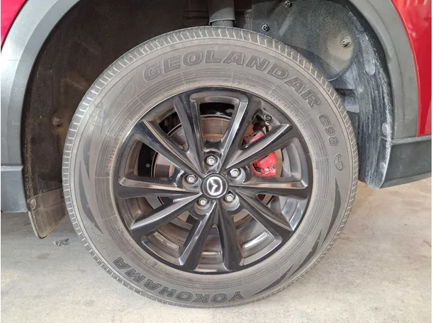 Car image 9