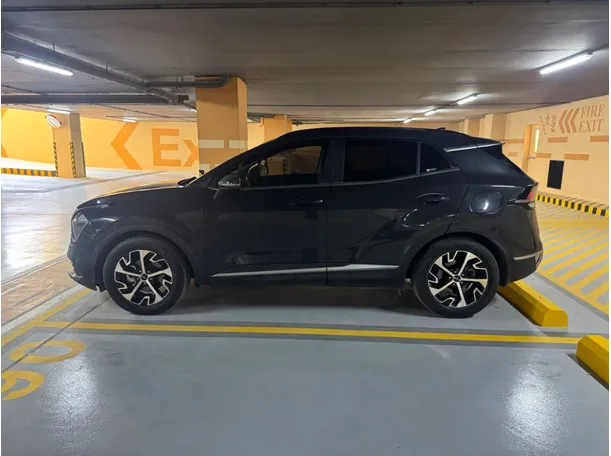 Car image 8
