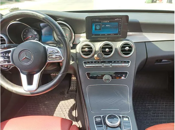 Car image 16