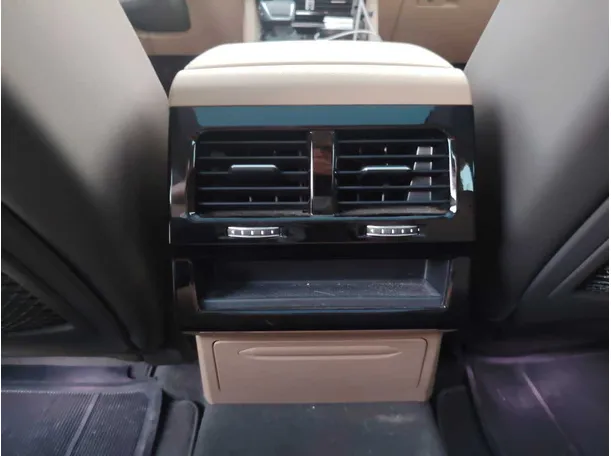 Car image 29