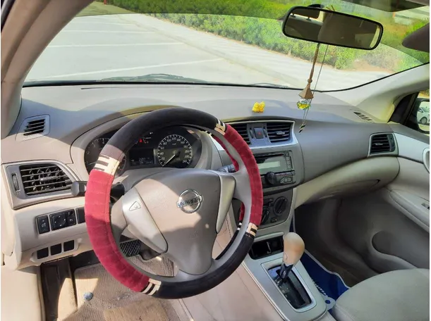 Car image 11