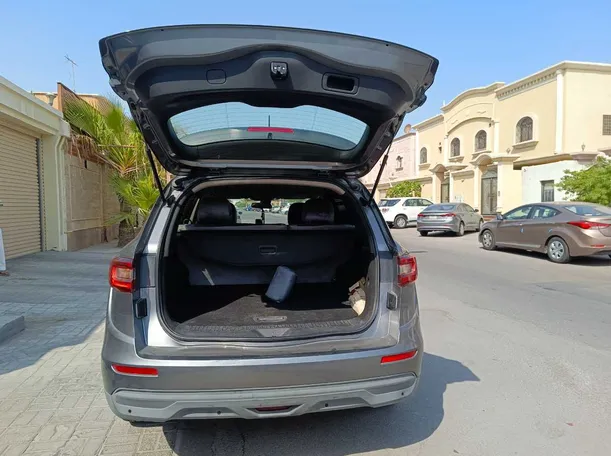 Car image 24