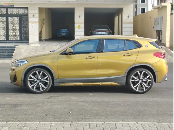 Car image 8