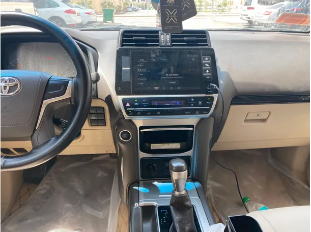 Car image 17