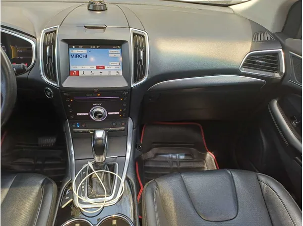 Car image 16