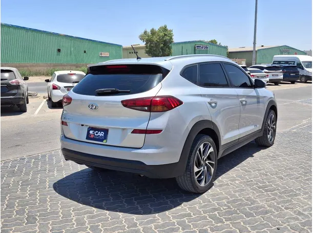 Car image 5