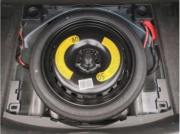 Car image 37