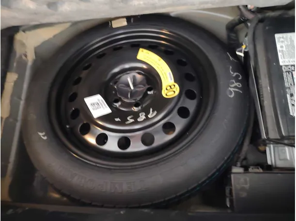 Car image 33
