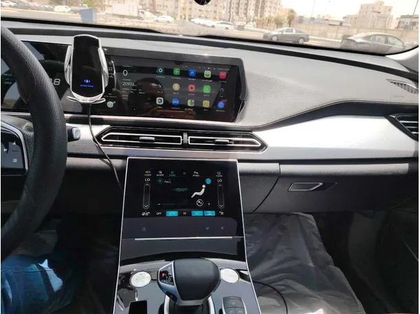 Car image 26