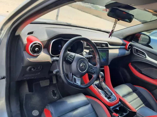 Car image 11