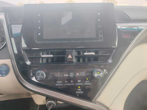 Car image 20