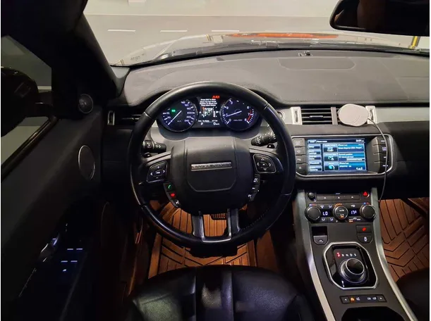 Car image 17