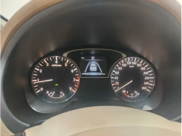 Car image 24