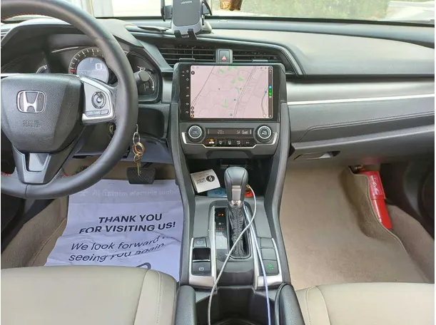 Car image 18