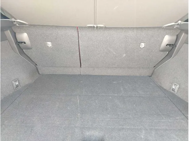 Car image 33
