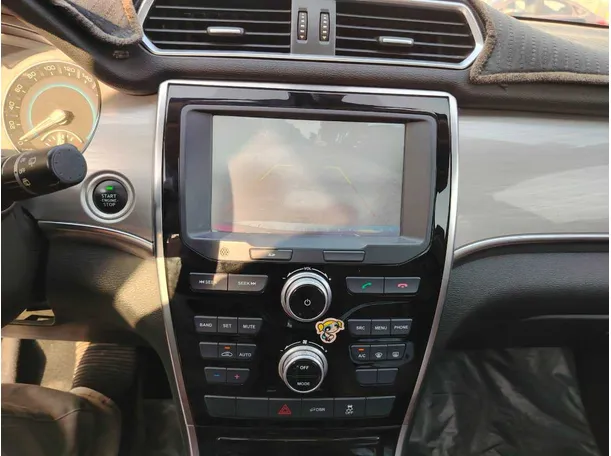 Car image 25