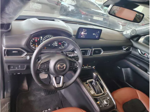 Car image 15