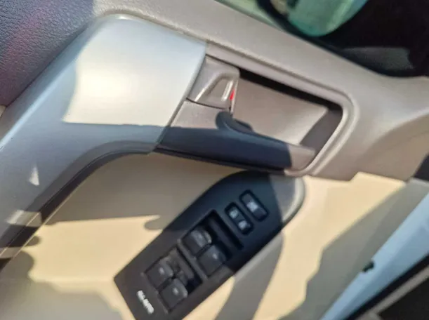 Car image 32