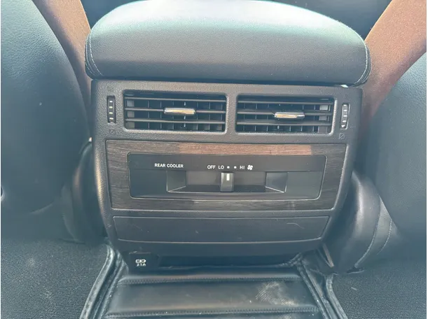 Car image 28