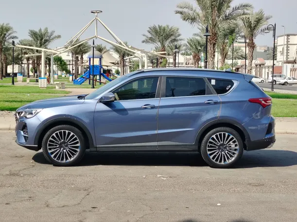 Car image 8