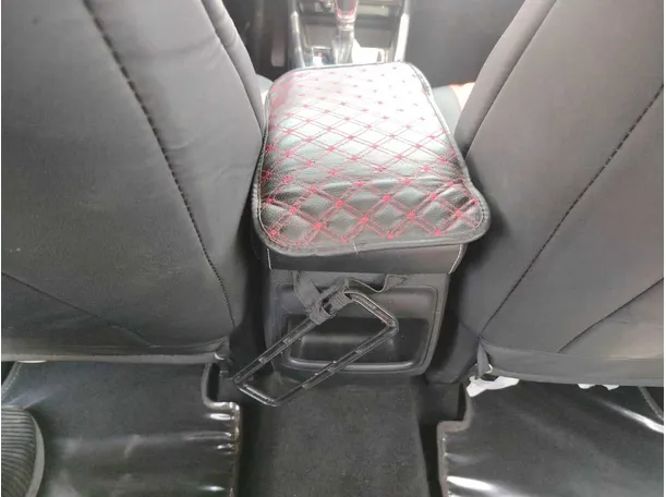 Car image 30