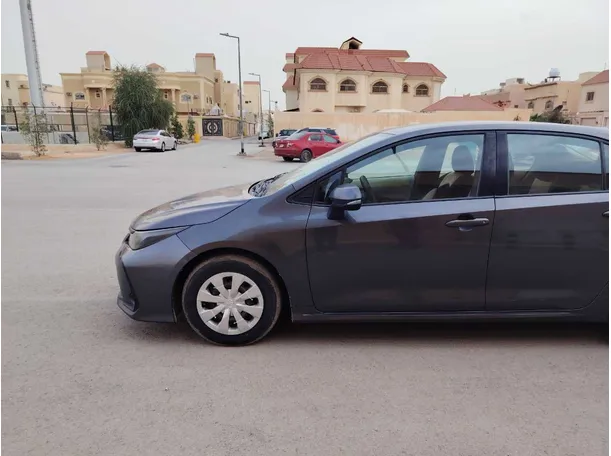 Car image 9