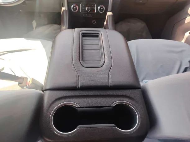Car image 33
