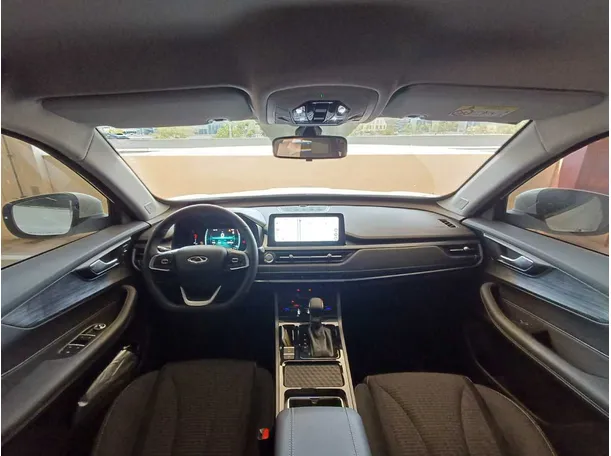 Car image 14