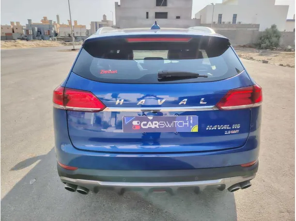 Car image 5