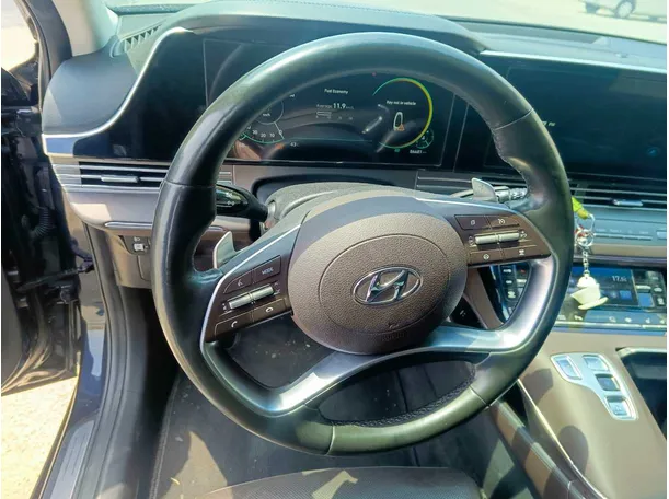 Car image 23