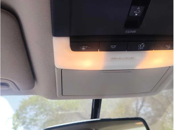 Car image 23
