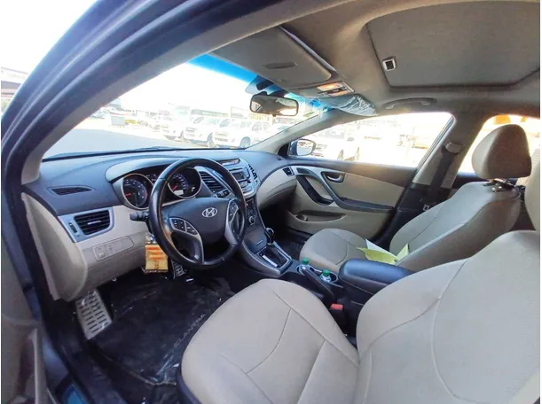 Car image 11