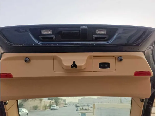 Car image 38