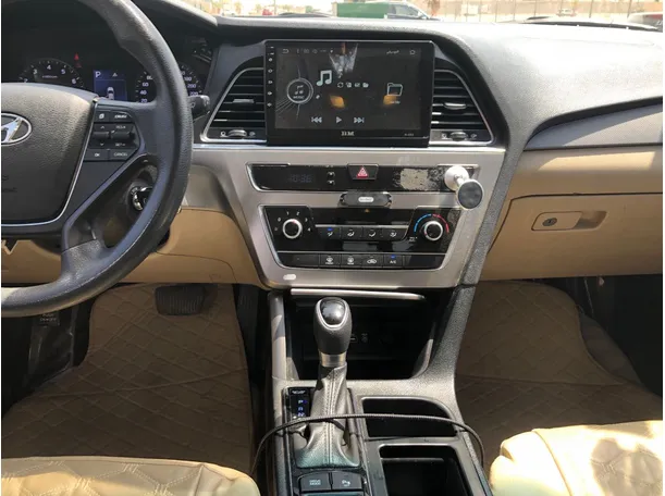 Car image 15