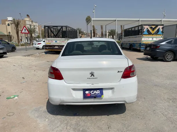 Car image 6